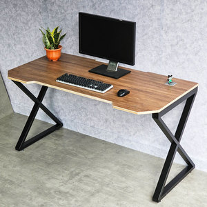 Escritorio para juegos de 140x70 cm, moderno, de madera contrachapada de carbono con patas de hierro en forma de X, requiere montaje GD68069 - Product Image 3