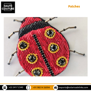 Parches de escarabajo bordados a mano de 5 cm de largo, los más vendidos, hechos a mano, en lingotes de Color rojo y negro, Kora, a la venta desde la India - Product Image 6