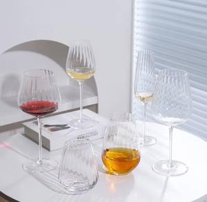 Verre à vin en verre fantastique, best-seller, rehausse les rassemblements sociaux en ajoutant de l'élégance et du charme à la décoration de table - Product Image 4