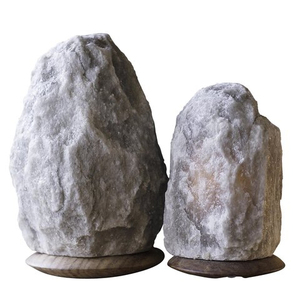 Lampes au sel gris de forme naturelle de l'Himalaya en gros de qualité supérieure 2-3Kg avec base en bois - Product Image 4