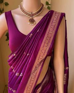 Magnifique Saree de travail en jacquard All-Pallu de style Bollywood Bordure jacquard exclusive en viscose riche pour les fêtes de Diwali - Product Image 2