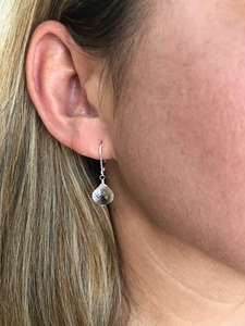 Boucles d'oreilles pendantes en quartz cristal transparent, facettées, délicates, pour usage quotidien, en argent sterling 925, pierre de naissance de avril, clarté cristalline - Product Image 3