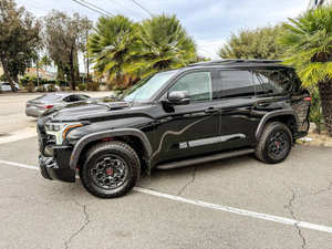 Toyota Sequoia 2024 USADO EN EXCELENTES CONDICIONES - Product Image 2