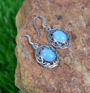 Meilleure qualité solide opalite laiteuse 925 boucles d'oreilles en argent Sterling Style Boho forme ovale belle pierre précieuse pour la fête - Product Image 3
