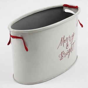 กระถางต้นไม้ประดับทำจากไม้สนคริสตัลสำหรับวันหยุดกลางแจ้งทำจากโลหะชุบสังกะสีมีความหรูหราในฤดูหนาวเหนือกาลเวลาและดูฟาร์ม - Product Image 1