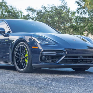 Porsche Panamera Turbo S E-Hybrid Sport Turismo d'occasion propre, modèle 2018 - Product Image 1