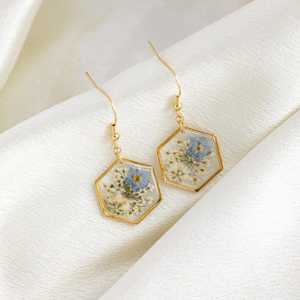 Boucles d'oreilles clous en résine colorée faites à la main |   Bijoux traditionnels vintage pour femmes |   Fête de mariage AZ ENTERPRISES - Product Image 4