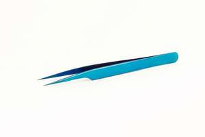 Pince à cils à volume d'angle de 45 degrés finition plasma bleu titane outil de mise en forme des sourcils multicolore pince à épiler en acier inoxydable - Product Image 4