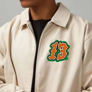 เสื้อโค้ชของผู้ชายเสื้อกันลมแบบมืออาชีพทำจากปากีสถานพร้อมโลโก้ด้านหน้าสไตล์ไฮสตรีทสำหรับเด็กผู้ชาย - Product Image 2