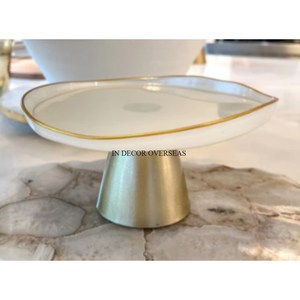 Interior y base chapados en oro hechos de metal resistente con acabado de esmalte de color blanco Centro de mesa exterior Cuencos para servir - Product Image 4