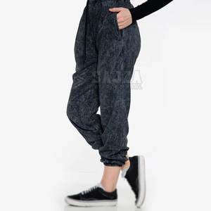 Joggers de lavado ácido de moda para mujer Textura inspirada en el Vintage que hace que cada atuendo se vea fresco, único y cómodo - Product Image 6