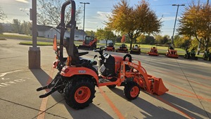 Free Shipping High Quality Kubota Tractor BX2680 4x4 25Hp Very Cheap Agricultural Tractor With Loader Ready <b>Ship</b> - Product Image 4