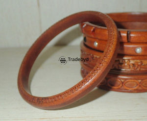 Brazaletes Eco Chic de madera para niñas, accesorios bohemios, joyería de moda natural de Tradebyd - Product Image 1