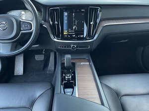 Vo-lvo S60 2022 en parfait état - Product Image 3