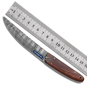 Cuchillo de Caza Personalizable Hecho a Mano DD-DAM-367, Hoja de Acero de Damasco de 0.20 Pulgadas de Grosor, Mango de Madera de Palisandro Exótica, Cuero Repujado - Product Image 3