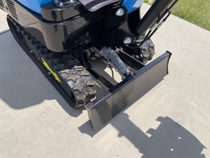 Mini-excavatrice sur chenilles de 1 tonne avec moteur et composants d'engrenage, modèle 2026 - Product Image 3