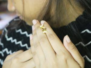 Pendientes minimalistas de plata de ley con tachuelas de mariposa con zirconia cúbica, pendientes delicados para mujer - Product Image 5