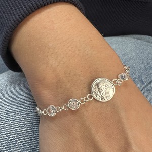 กำไลข้อมือแฟชั่นเซนต์เบเนดิกต์พร้อมเครื่องประดับคิวบิกเซอร์โคเนียสีเงิน - Product Image 1