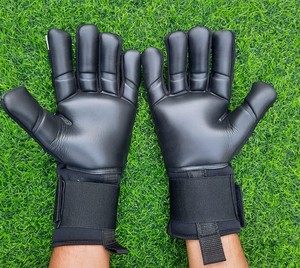 ถุงมือโกลฟุตบอลเยาวชนและผู้ใหญ่ถุงมือผู้รักษาประตูยางแบบระบายอากาศ - Product Image 6