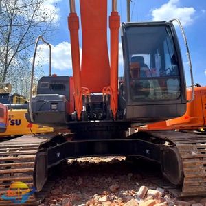 Excavatrice Hitachi ZX240-3 d'occasion, faible nombre d'heures de fonctionnement, poids opérationnel de 20 tonnes, bon service après-vente, moteur d'origine très bon marché - Product Image 1