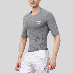 เสื้อยืดผู้ชายคุณภาพสูงทรงเข้ารูป ผลิตจากผ้าโพลีเอสเตอร์ผสมฝ้าย สีขาว เสื้อยืดผู้ชายแบบรัดรูป - Product Image 1