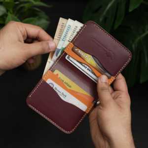 Portefeuille vertical fin n°88 en cuir pleine fleur bordeaux et brun - Product Image 3