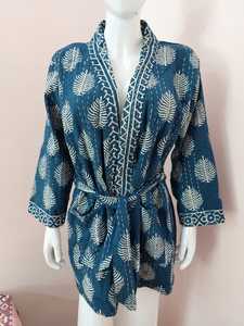 Veste Kantha 100% coton cousue à la main de qualité pour exportation Kimono imprimé lavable matelassé avec taille naturelle Longueur midi Inde - Product Image 5
