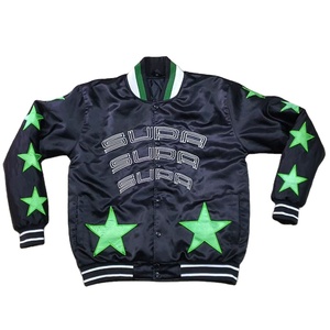 Vente en gros de veste universitaire d'hiver personnalisée style solide veste de baseball en soie et satin de rue brodée sur le devant tissu peigné - Product Image 1