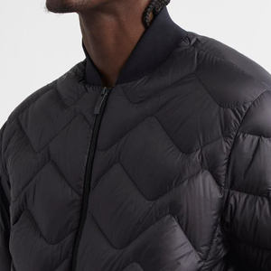 Dernières vestes confortables et élégantes avec logo personnalisé pour hommes Veste matelassée chaude à prise élastique en hiver - Product Image 3