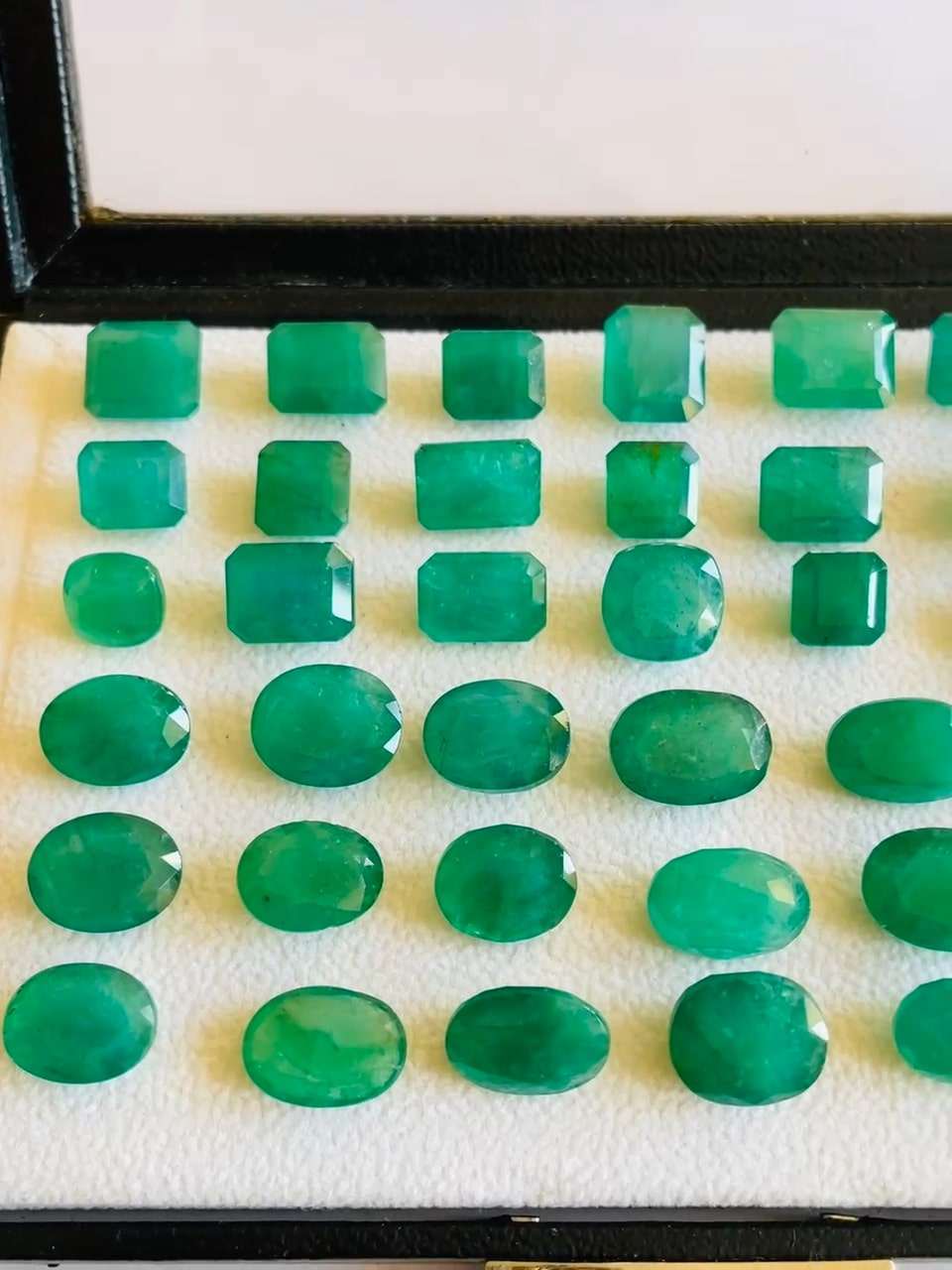 สีเขียว