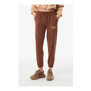 ชุดเซ็ตเสื้อฮู้ดดี้และกางเกงขายาวสำหรับผู้หญิง ไซส์พลัส ระบายอากาศได้ดี เป็นมิตรกับสิ่งแวดล้อม เหมาะสำหรับฤดูใบไม้ร่วง พร้อมโลโก้พิมพ์ สำหรับออกกำลังกาย - Product Image 4