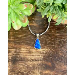 Colgante Navajo Hecho a Mano con Ópalo Azul y Perla, Engaste de Diamantes, Baño de Rodio, Plata de Ley, Joyería con Patrón Numerado - Product Image 1