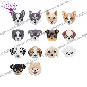 Broches de alambre de lingotes de tela personalizables bordados con cuentas y opciones de pasador de seguridad - Product Image 1