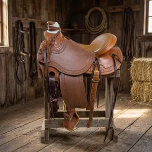Selle de cheval western en cuir de vache sculptée à la main, selle d'équitation en cuir marron pour l'entraînement à la ferme - Product Image 1