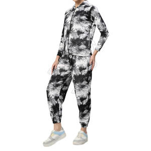 Survêtement à sublimation de style unique pour femmes, avec des designs légers, idéal pour le sport et les loisirs - Product Image 1
