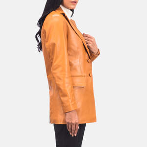 เสื้อเบลเซอร์ทอผ้าสีน้ำตาลแทนมาริลินพร้อมดีไซน์ปุ่มปักลาย - Product Image 4
