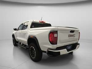 GMC Canyon AT4 Crew Cab 4WD USADO del 2026 - Product Image 3