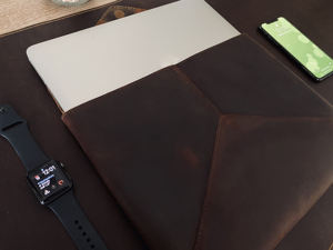 Housse pour ordinateur portable élégante et moderne en cuir véritable portable, légère et durable, faite à la main, pour hommes d'affaires, bureau et GLS-0249 d'utilisation quotidienne - Product Image 4