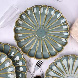 Assiettes en céramique marron en forme de fleur, lot de 4, 10,5 pouces, design bohème, personnalisables pour la maison et les fêtes, nouvelle collection pour hôtels - Product Image 2