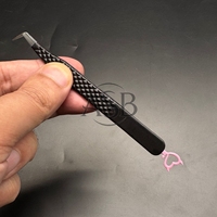 Pince à épiler pour extensions de cils en acier inoxydable noir mat avec logo personnalisé, testée à la main, poignée diamantée avec motif cœur