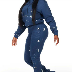 Ensemble de survêtements de jogging 2 pièces pour femmes élégantes Sweats à capuche zippés avec logo personnalisé et survêtement à col à capuche à motif solide - Product Image 4