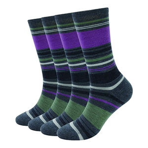 Venta al por mayor de calcetines de Otoño de algodón antibacteriano unisex personalizados para hombre logotipo personalizable diseño antideslizante servicio OEM disponible - Product Image 6