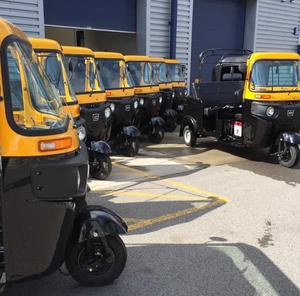 Nouveau Tuk-Tuk 200cc 250cc Refroidi par Eau 2024 2025 2026 Bajaj-RE Tricycle à 3 Roues Jaune Doré Noir - Product Image 6