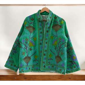 Chaqueta de terciopelo bordada a mano para mujer, ropa de fiesta, estilo tradicional con elegancia moderna - Product Image 1