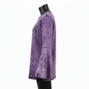 Camiseta de Algodón Jersey con Lavado Ácido Premium para Mujer, GSM Suave y Transpirable, Morada, Manga Larga, Logotipo Personalizado con Serigrafía - Product Image 3