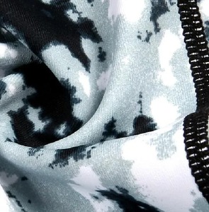 Leggings Capri d'entraînement tie-dye personnalisés pour femmes avec décoration en cristal Pantalon de yoga fitness pour femmes - Product Image 4