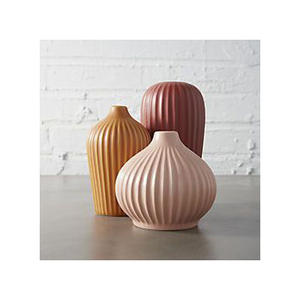 Vase à fleurs moderne de luxe en aluminium avec une finition élégante et contemporaine pour la décoration de la maison et du bureau - Product Image 5