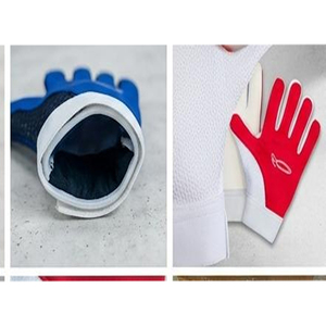 Guantes de Fútbol al por Mayor para Clubes de Irlanda, Colores y Logotipos Personalizados del Equipo, Guantes de Primera Calidad con Palma de Látex Antideslizante - Product Image 1