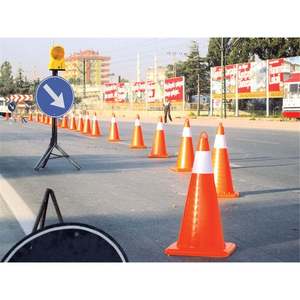กรวยจราจร PVC ขนาด 70 ซม. พร้อมวัสดุ PU สะท้อนแสงแบบเดี่ยว น้ำหนักเบา ใช้เป็นสิ่งกีดขวางเพื่อความปลอดภัยบนท้องถนน สำหรับการใช้งานด้านความปลอดภัยจราจร - Product Image 2