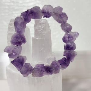 Brazalete Unisex Hecho a Mano de Aleación de Zinc con Amatista Natural, Joyería de Cristal Natural, Estilo Elástico, Regalo Perfecto para Él o Ella - Product Image 1